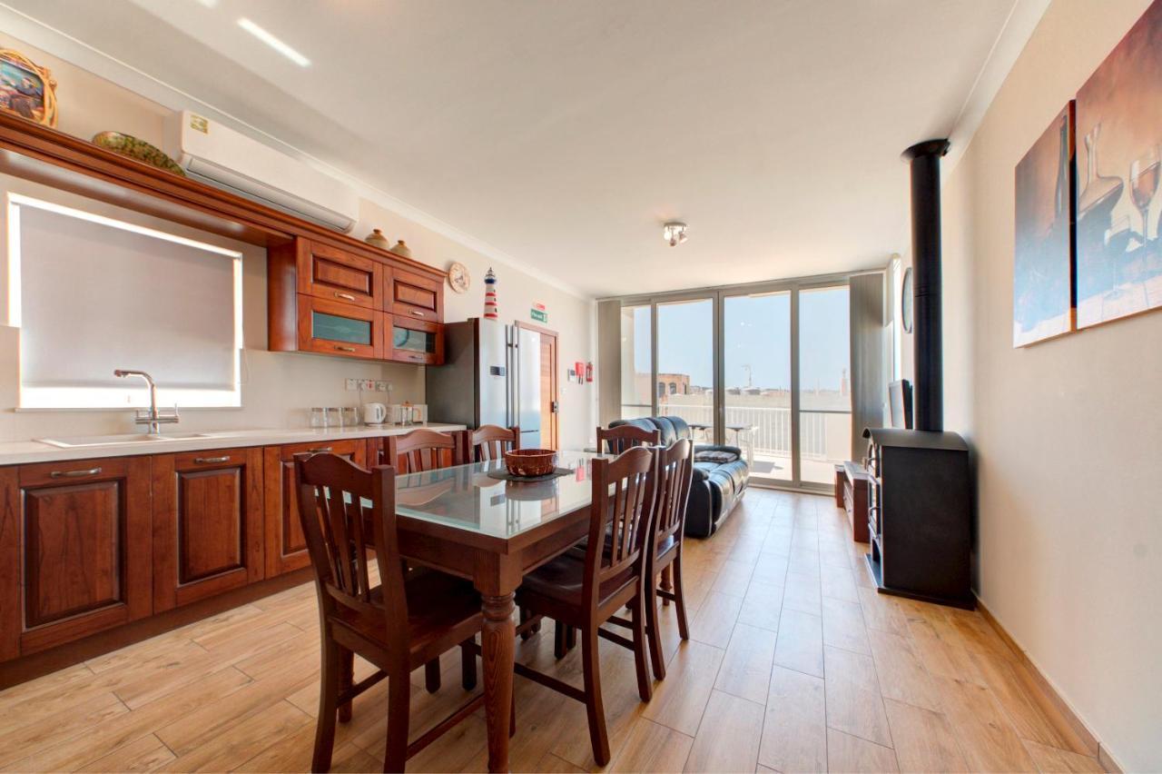 Modern Seaside 2 Bedroom Penthouse With Sea Views خليج سانت بول المظهر الخارجي الصورة