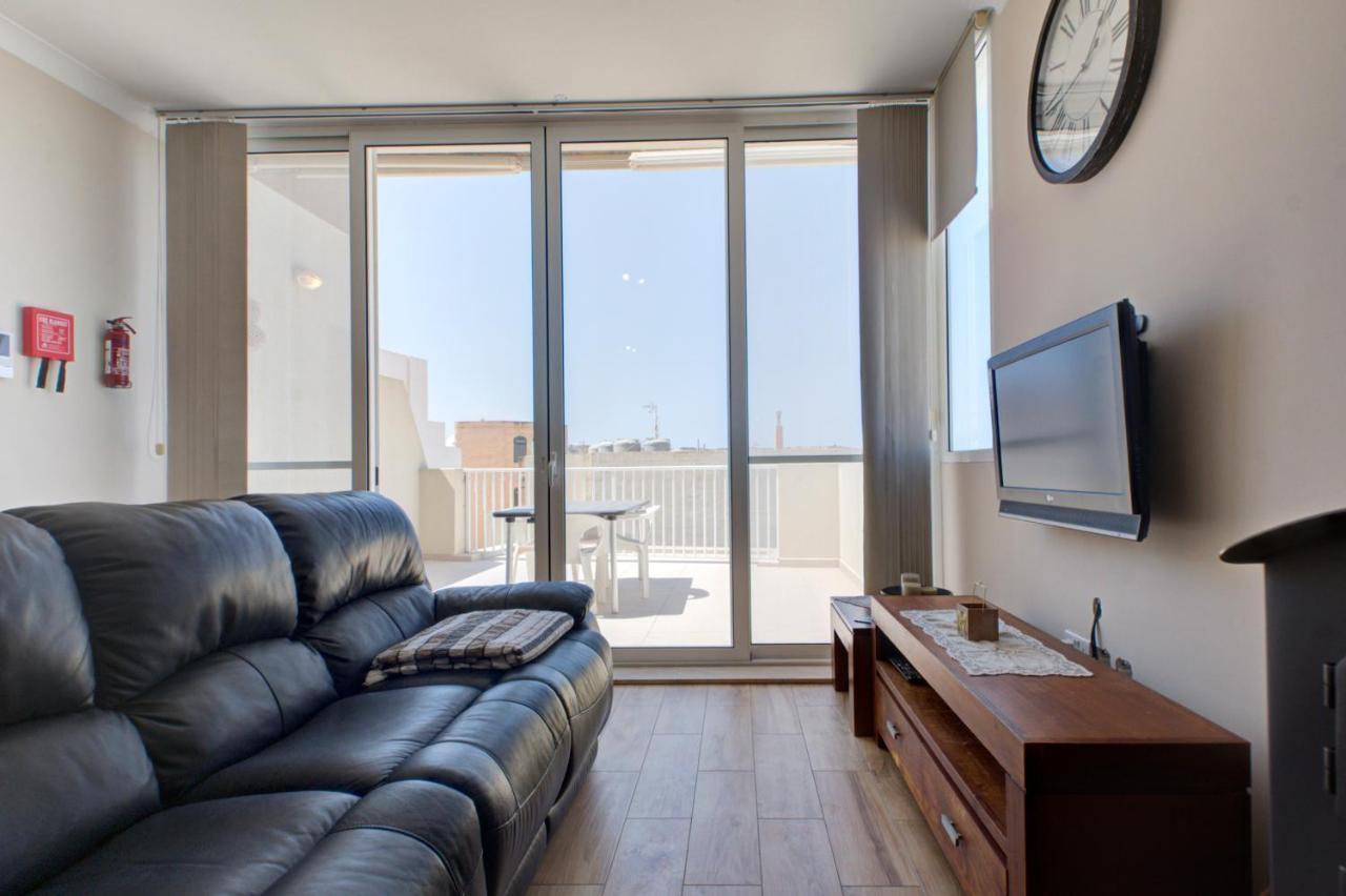 Modern Seaside 2 Bedroom Penthouse With Sea Views خليج سانت بول المظهر الخارجي الصورة