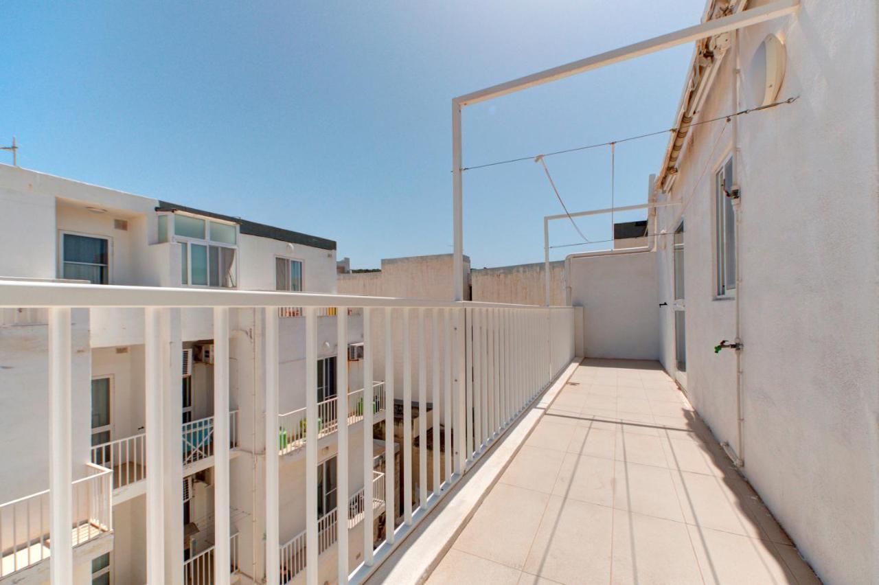 Modern Seaside 2 Bedroom Penthouse With Sea Views خليج سانت بول المظهر الخارجي الصورة